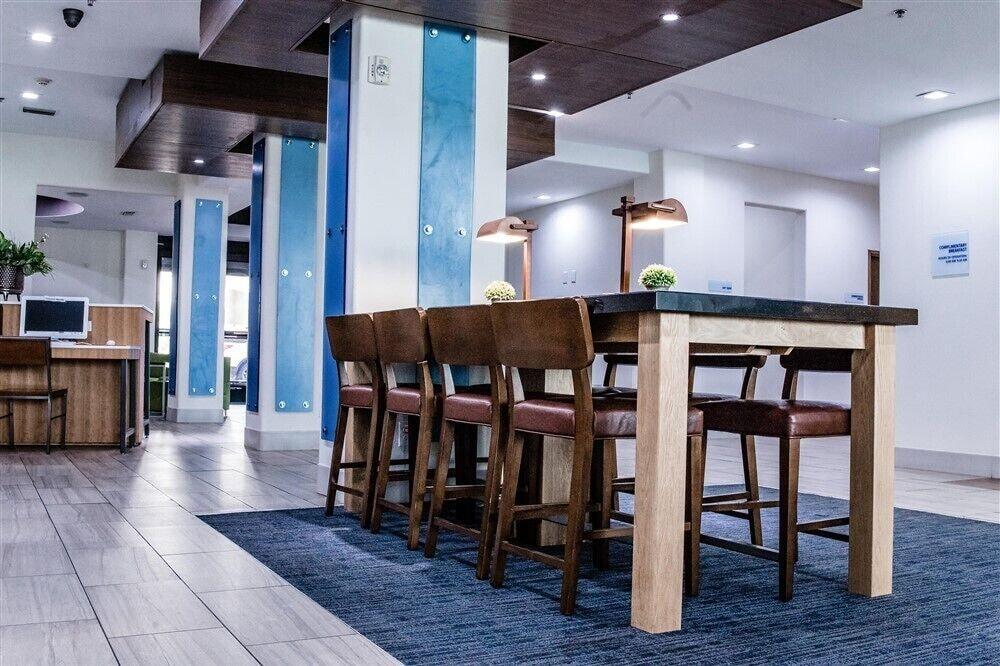 Holiday Inn Express And Suites Beeville By Ihg Kültér fotó