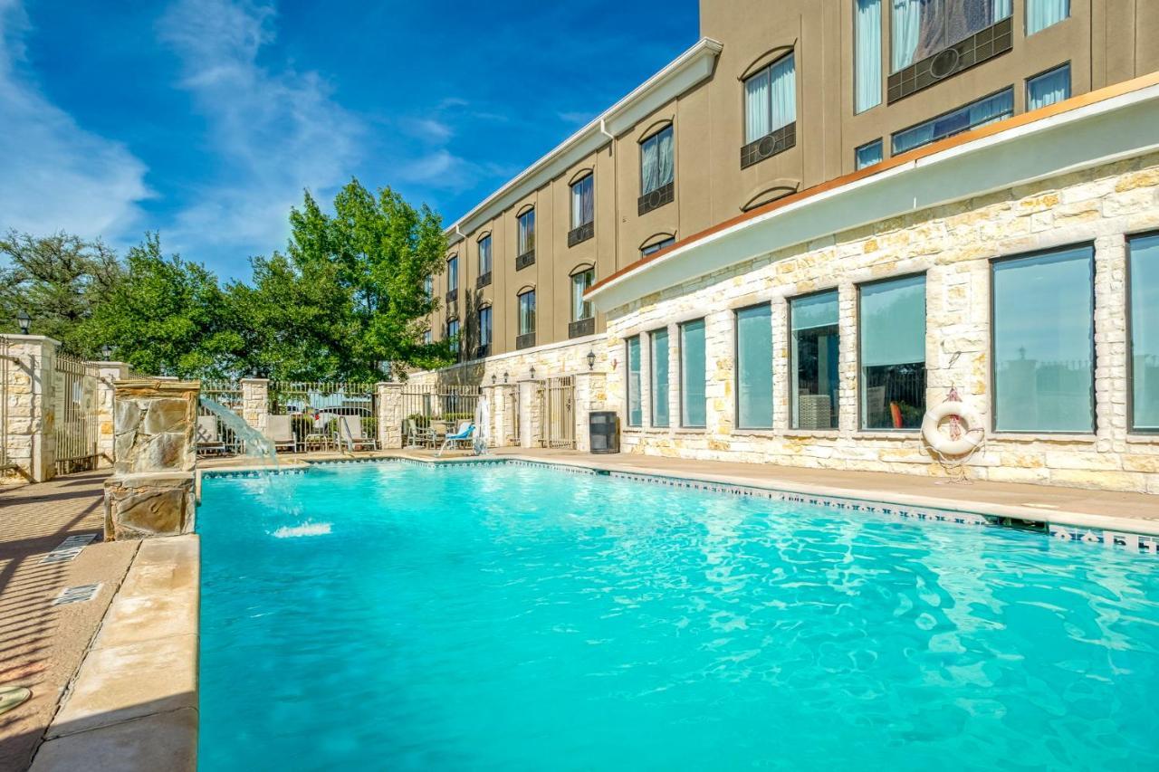 Holiday Inn Express And Suites Beeville By Ihg Kültér fotó