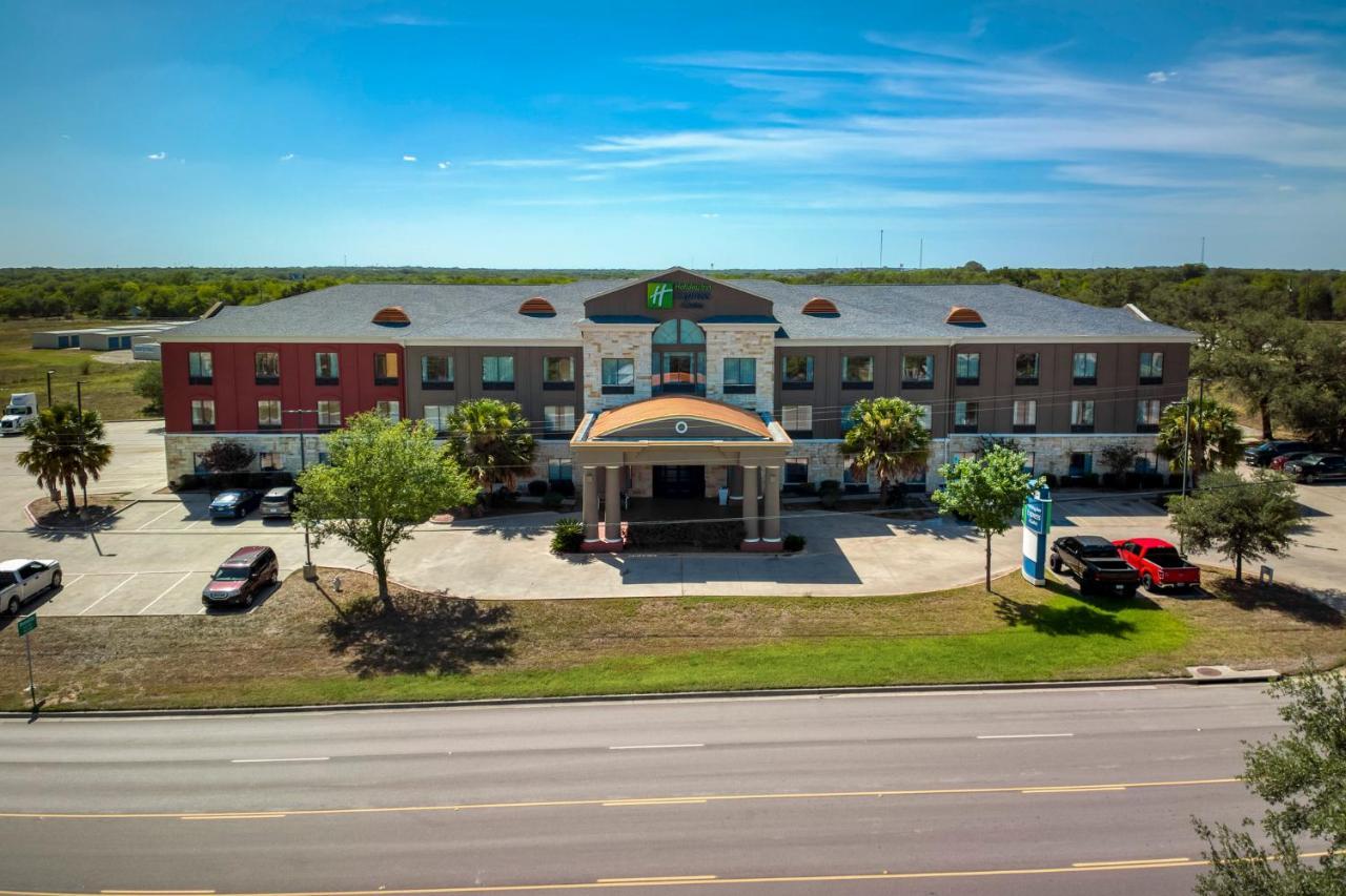Holiday Inn Express And Suites Beeville By Ihg Kültér fotó