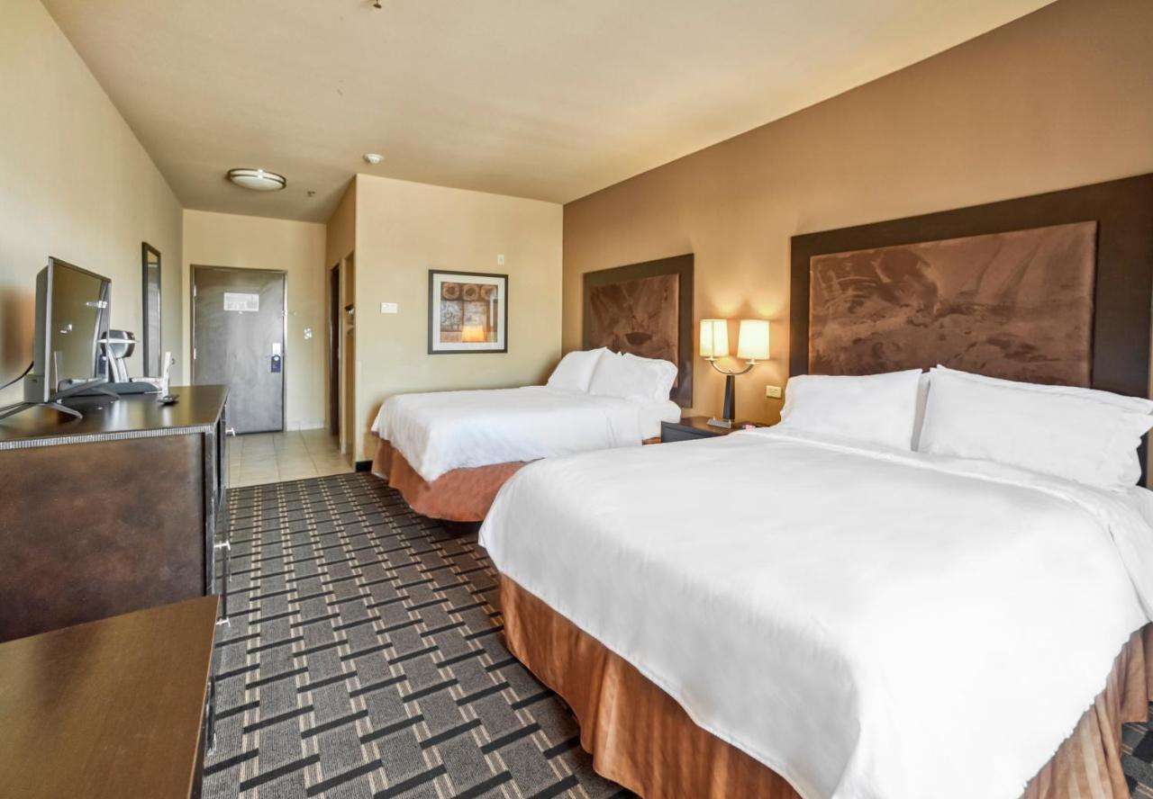 Holiday Inn Express And Suites Beeville By Ihg Kültér fotó