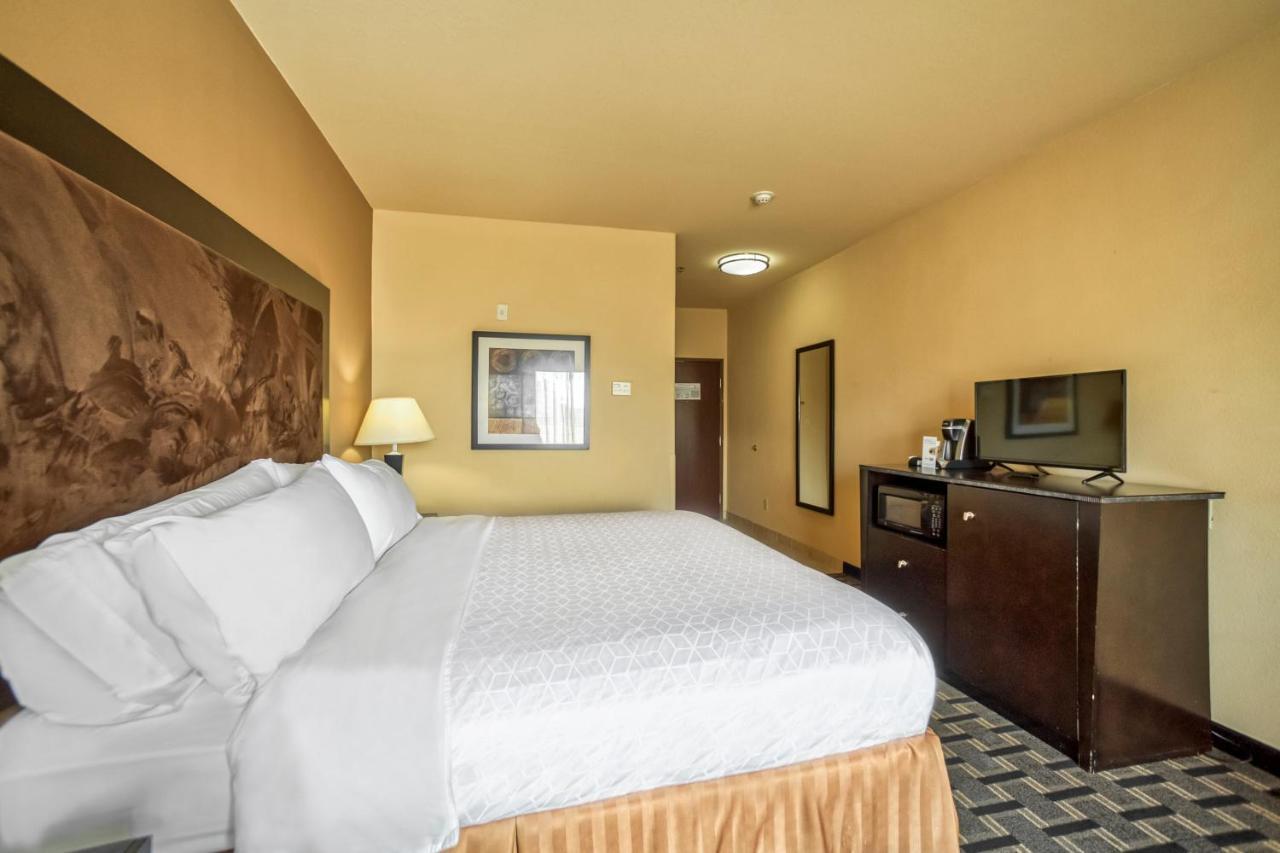 Holiday Inn Express And Suites Beeville By Ihg Kültér fotó