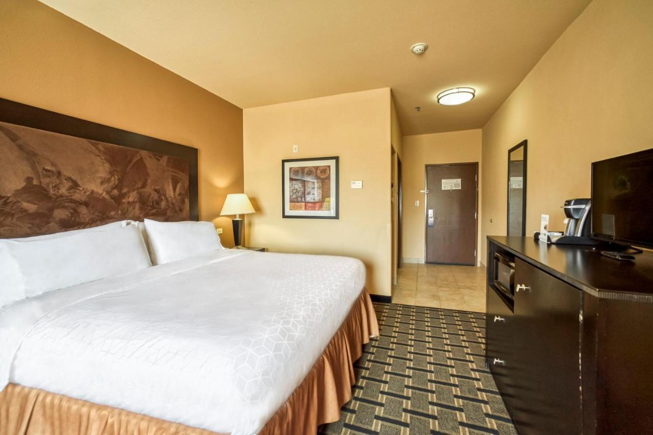 Holiday Inn Express And Suites Beeville By Ihg Kültér fotó