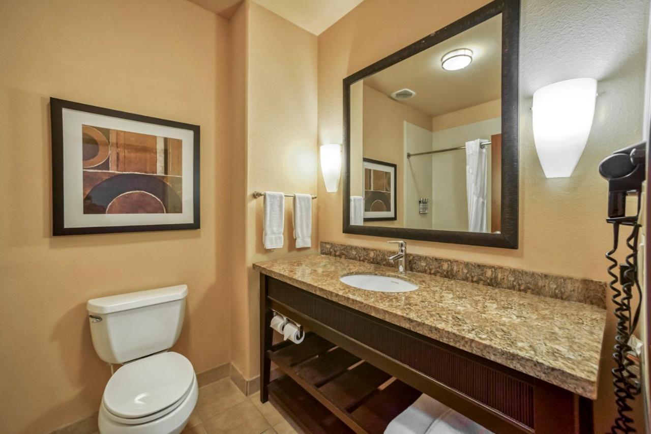Holiday Inn Express And Suites Beeville By Ihg Kültér fotó