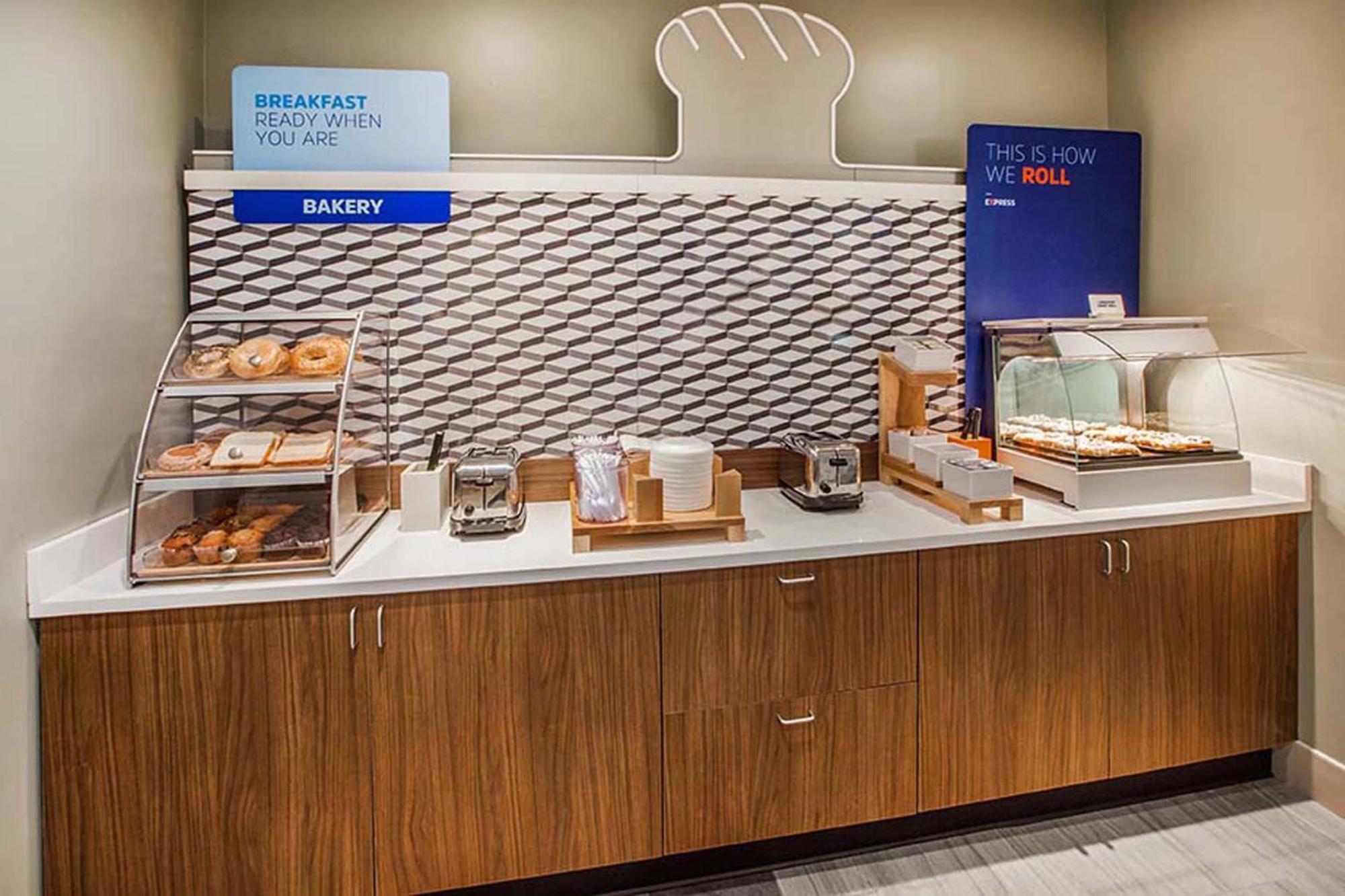 Holiday Inn Express And Suites Beeville By Ihg Kültér fotó