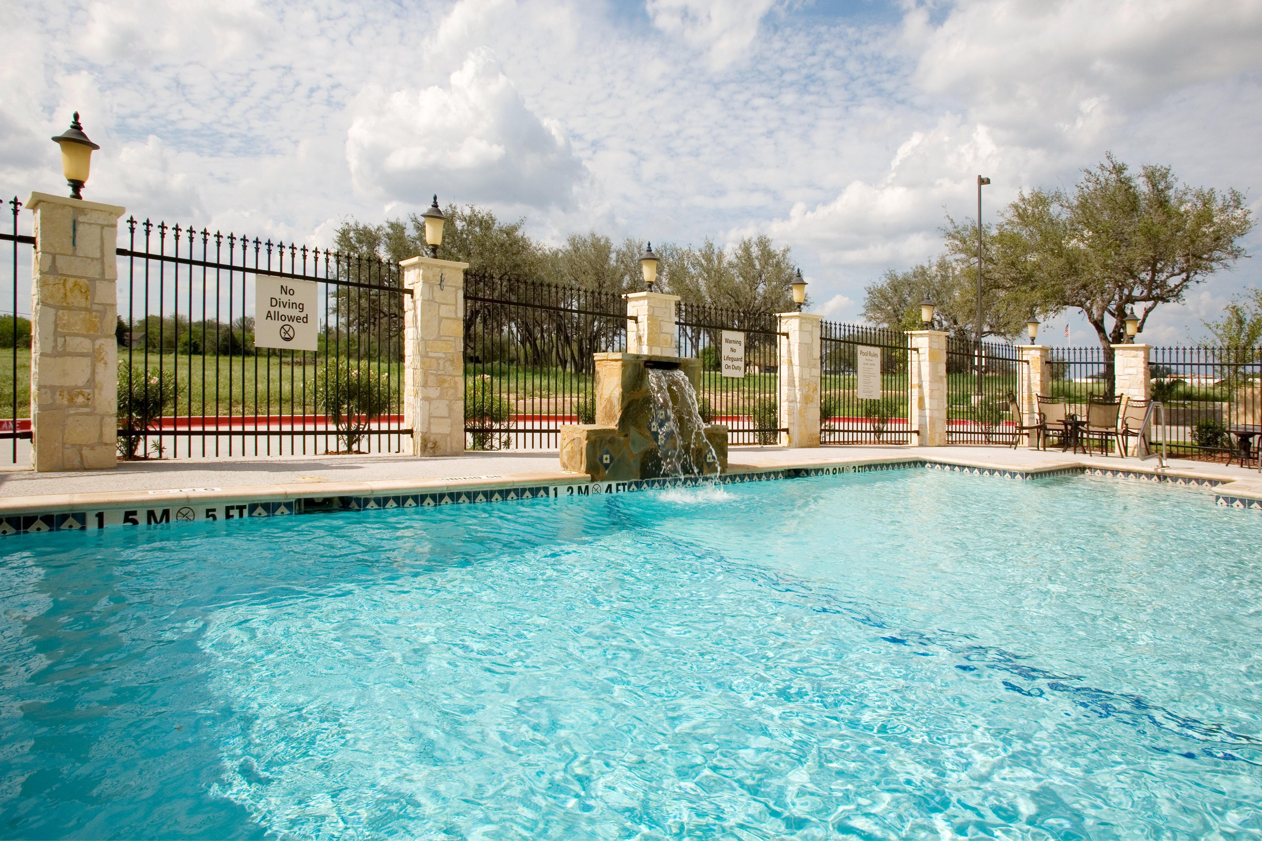 Holiday Inn Express And Suites Beeville By Ihg Kültér fotó